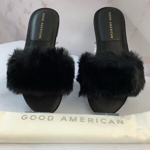 NIB Good American Plush Black Women's Slippers Size 5